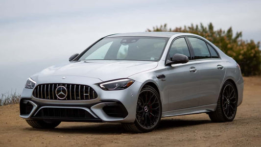 La Maestría Técnica del Mercedes-AMG C63S E Performance: ¿A qué costo?