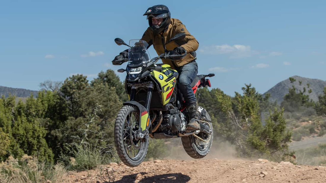 La BMW F900 GS es un magnifico off-roader, ¡úsala!