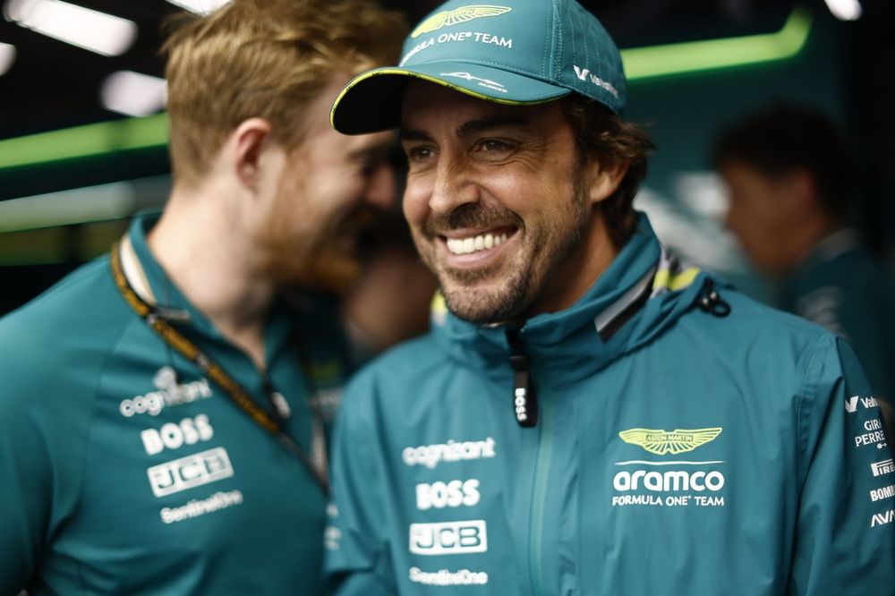 Alonso mantiene la esperanza pese a los contratiempos en Aston Martin