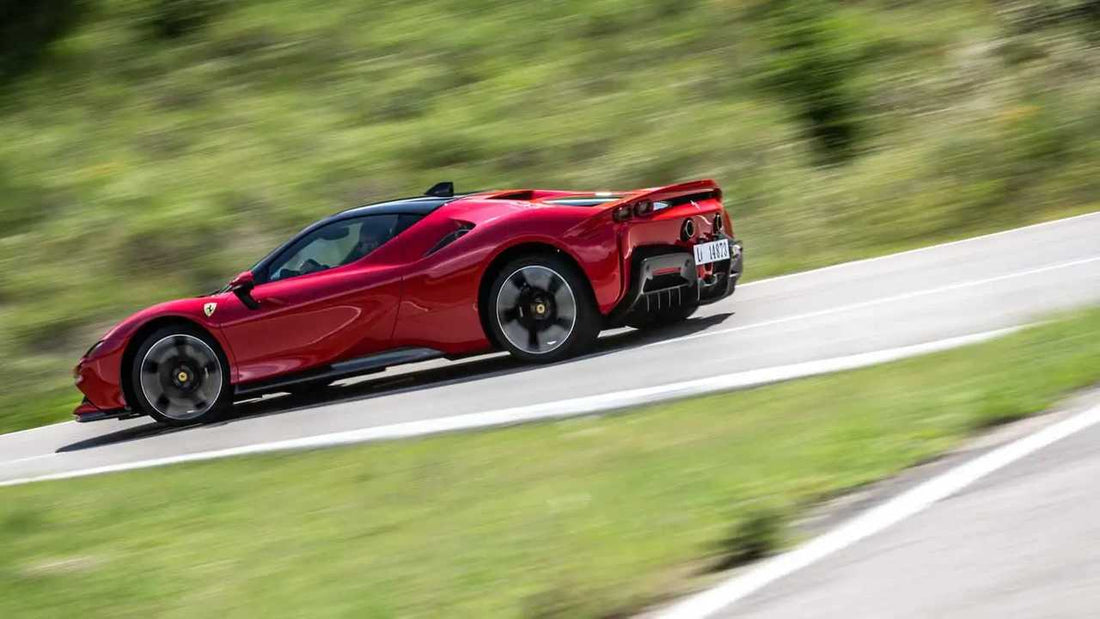 Ferrari suspende la producción del SF90 Stradale y Roma