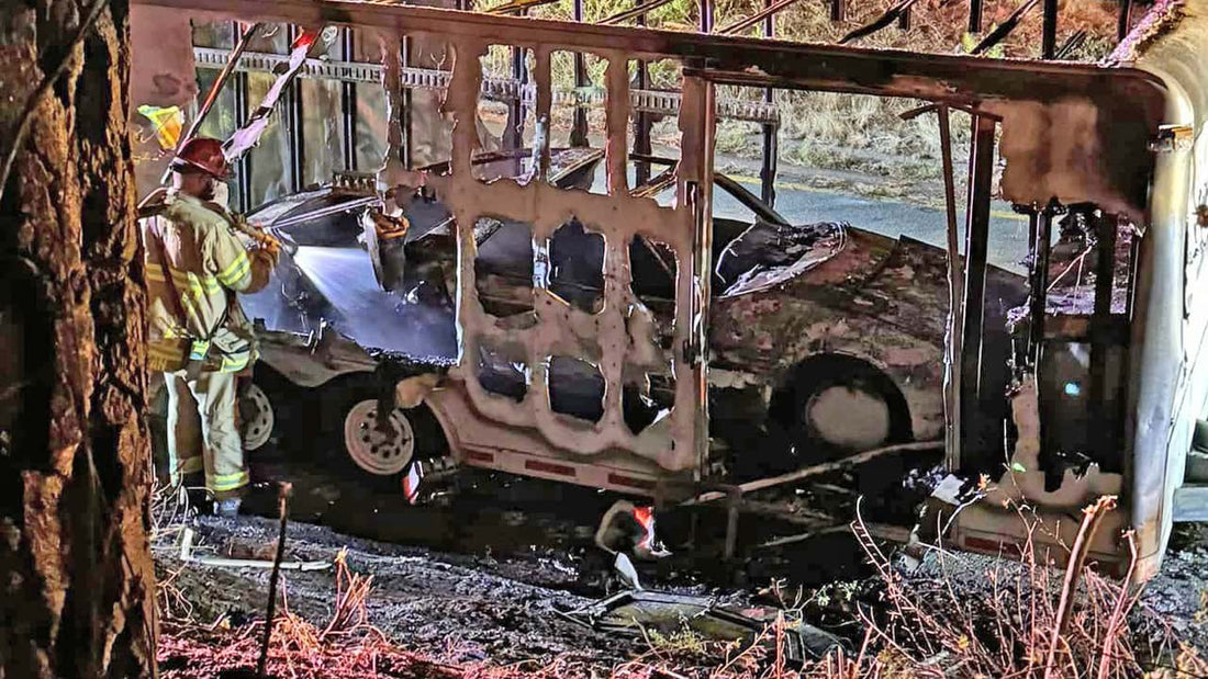 El Ford Probe Ghia Concept de 1979 se incendió en un remolque en Monterey