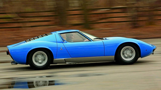 El nacimiento de un icono: La historia detrás del Lamborghini Miura