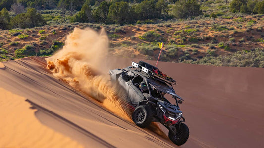 La Maverick R Max de Can-Am ya está aquí, ¡es hora de ir rápido con tu familia!