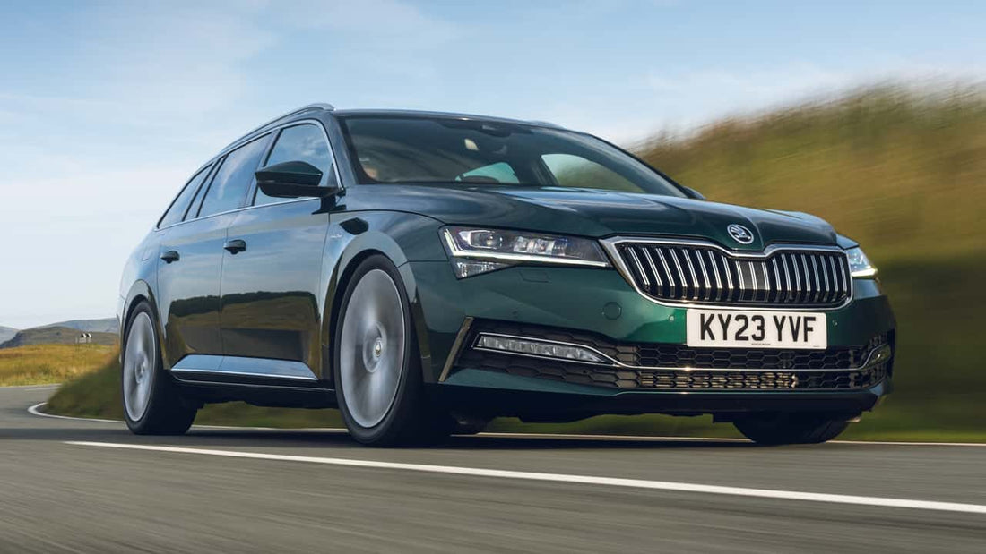 Skoda Superb: El Sedán de Alta Performance que Deja Atrás al Porsche 911 Carrera S