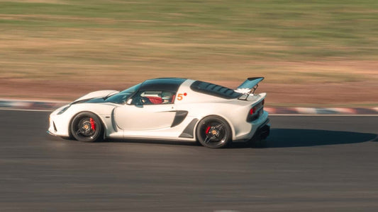 Optimización de la conducción en un Lotus Exige: una experiencia única