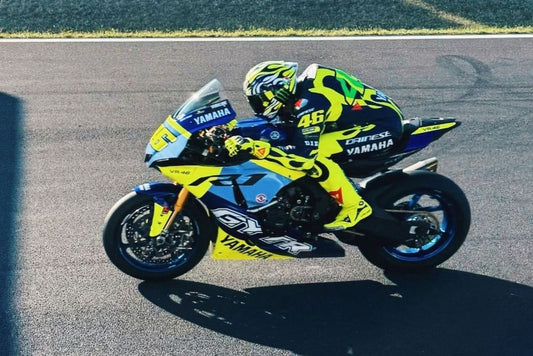 Yamaha y Valentino Rossi brillan en Misano